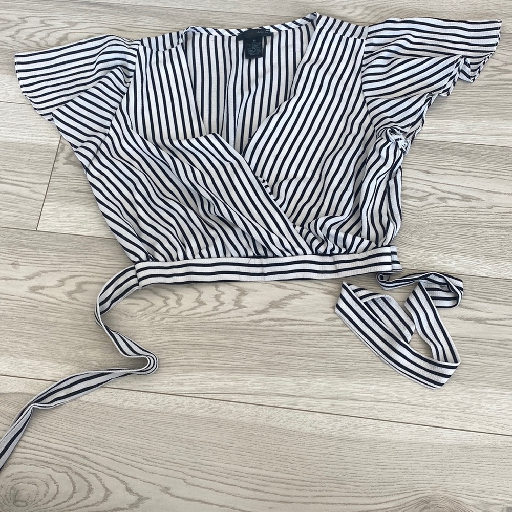 Aqua black and white striped top